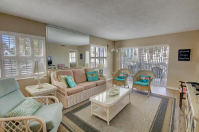 El Matador 120 - Second floor end unit with easy access to all amenities